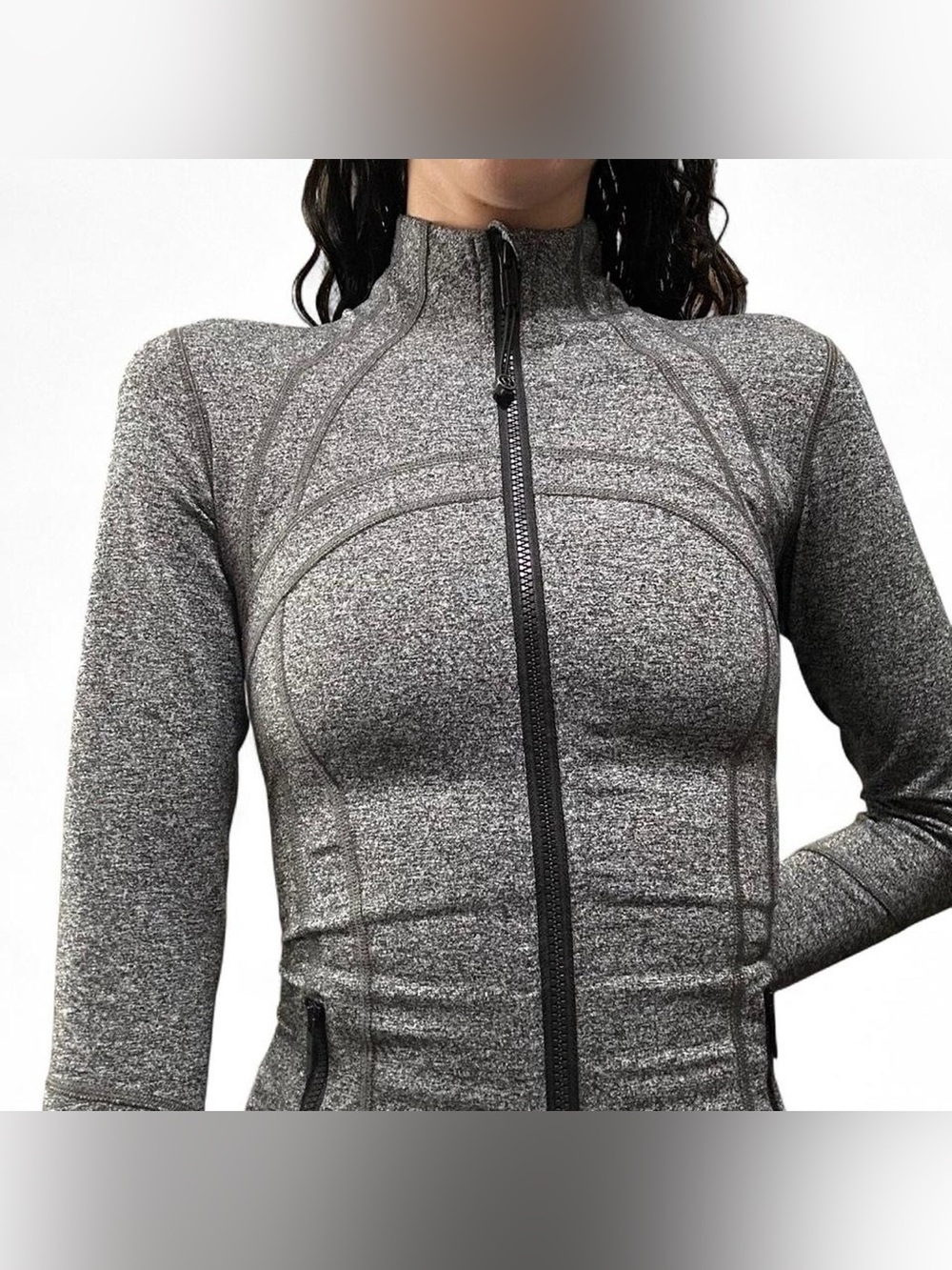 Lululemon define jacket in heather grey/black Size 6– Excellent condition! - Picture 2 of 8